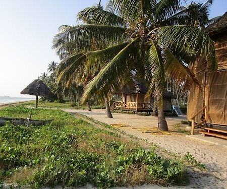 Barry'S Beach Resort Mkwaja Exterior photo