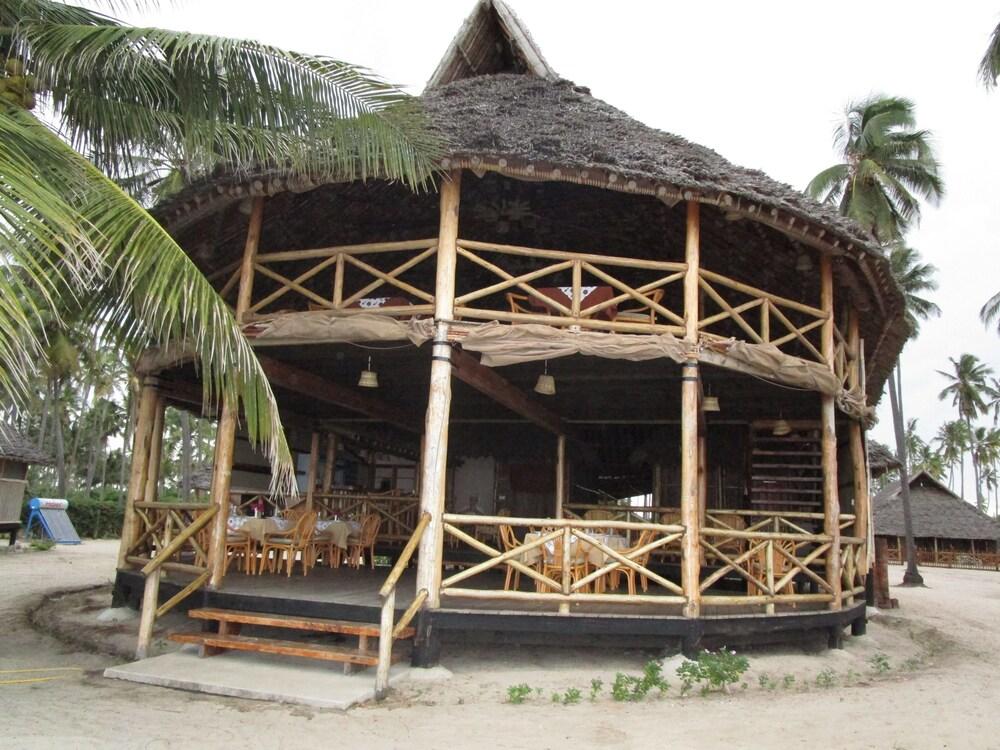 Barry'S Beach Resort Mkwaja Exterior photo