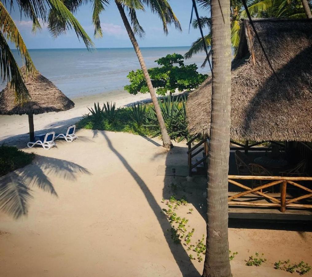 Barry'S Beach Resort Mkwaja Exterior photo