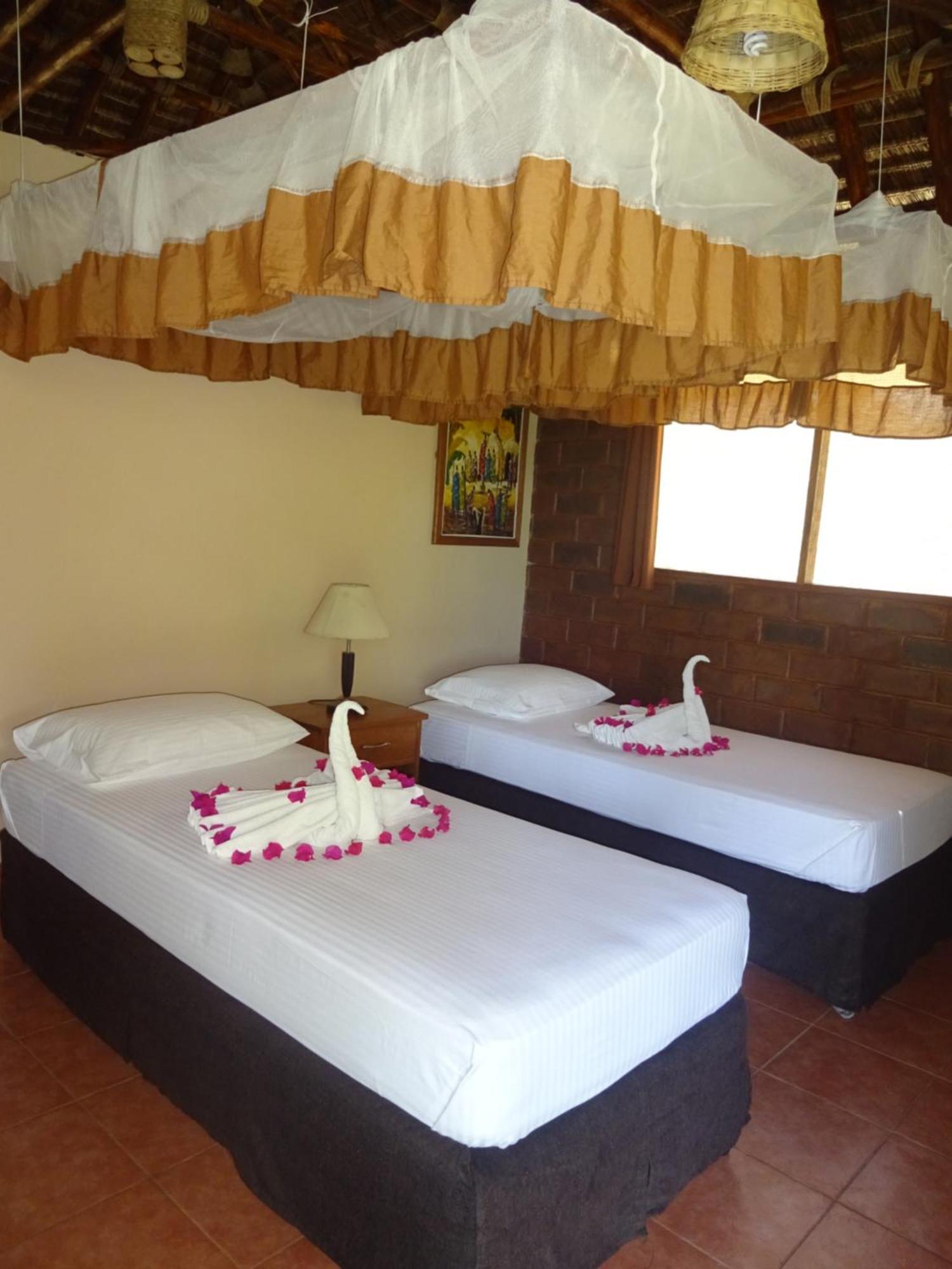 Barry'S Beach Resort Mkwaja Exterior photo