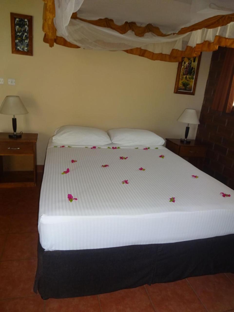 Barry'S Beach Resort Mkwaja Exterior photo