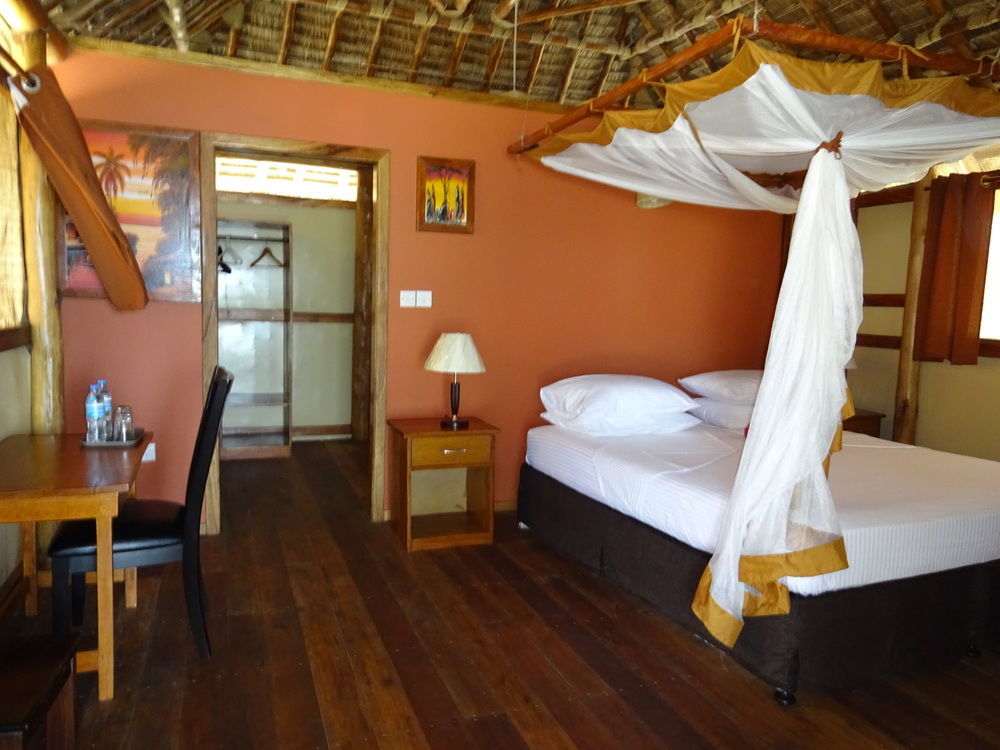Barry'S Beach Resort Mkwaja Exterior photo